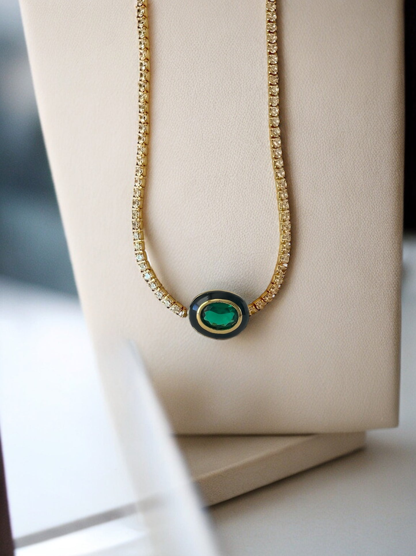 Le Chic Necklace